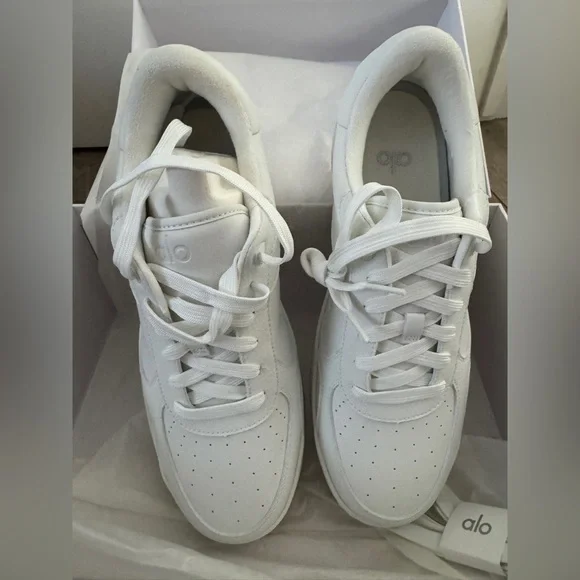 NIB Alo Recovery Mode Sneaker - Natural White/Gum - Picture 8 of 8